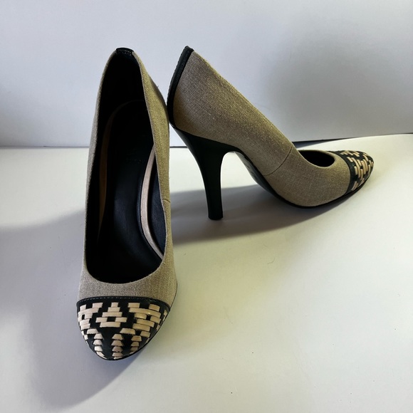 Tory Burch Linen and Leather Cap Toe Pump, size 8.5M. - Picture 4 of 8